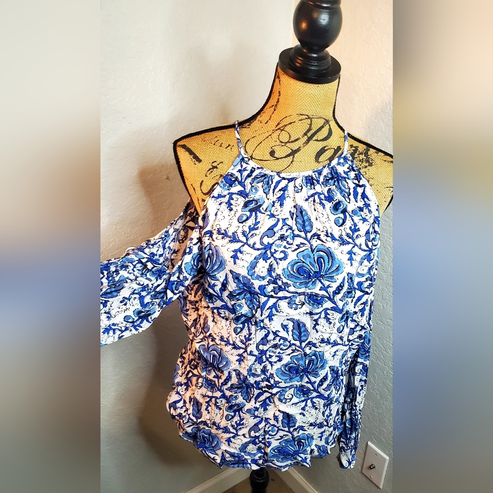 Karen Kane Floral Blue and White Women's Top